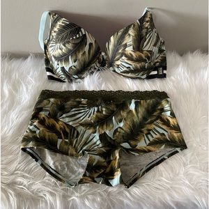 Victoria Secret Panty and Bra Set